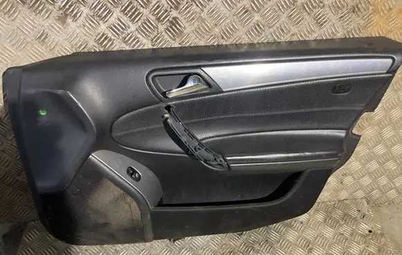Mercedes-Benz C W203 Front door card panel trim 000077537