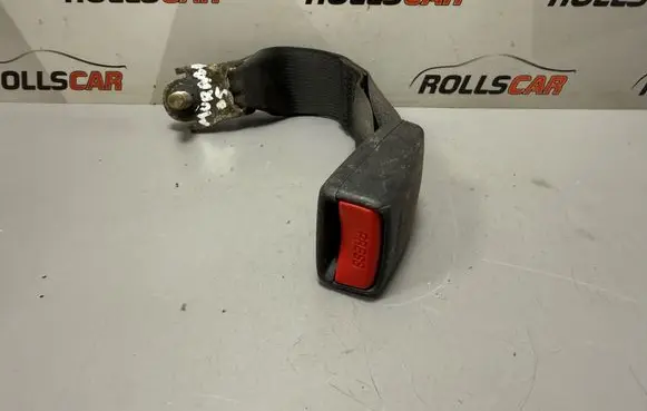 Nissan Murano Z50 Rear seatbelt buckle 