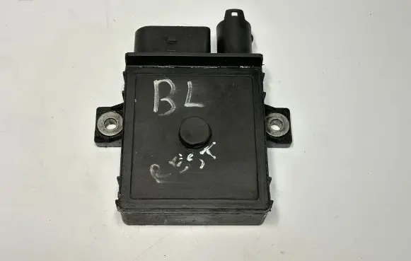 Glow plug pre-heat relay