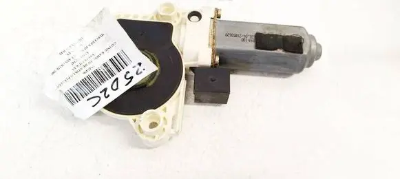 Mercedes-Benz E W211 Rear door window regulator motor A2118202342