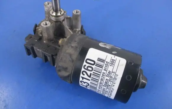 Mitsubishi Space Star Front wiper linkage and motor
