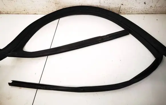 Audi Q4 e-tron Rubber seal front coupe door 89A837440A