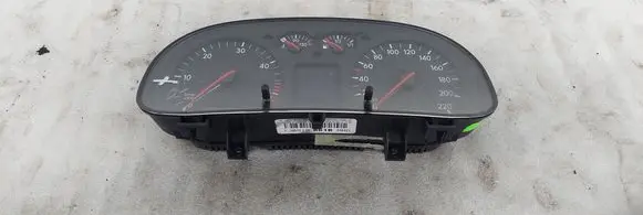 Volkswagen Golf IV Speedometer (instrument cluster) 0263611004 1J0919861B