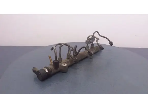Toyota Corolla E120 E130 Fuel main line pipe 23280-33010