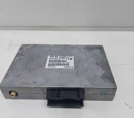 Seat Leon (1P) Bluetooth control unit module 5P0862335B 00405846A2 D9QE008P51A2