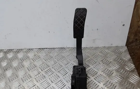 Audi A6 S6 C6 4F Accelerator throttle pedal 4F1723523