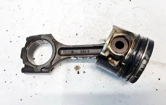 Hyundai Trajet Piston with connecting rod 