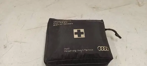 Audi A3 8Y First aid kit 8W0860282F