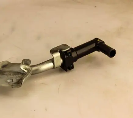 Lexus UX Fuel line pipe