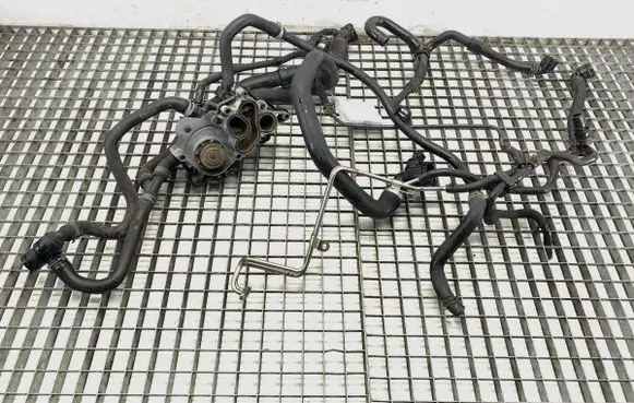 Volkswagen Golf VII Engine coolant pipe/hose