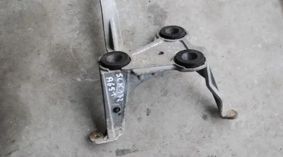 Mercedes-Benz SLK R172 ABS pump bracket A1724300410