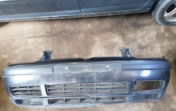 Volkswagen Golf IV Front bumper
