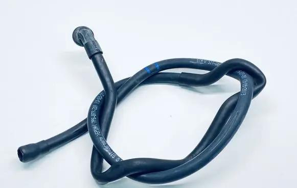 Volkswagen Touareg II Water drain line hose 7P6877201