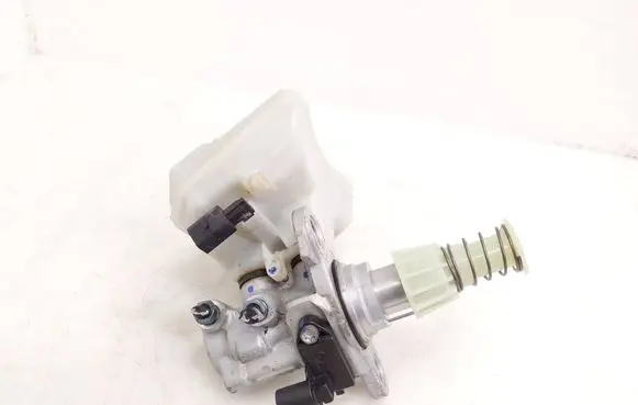Master brake cylinder