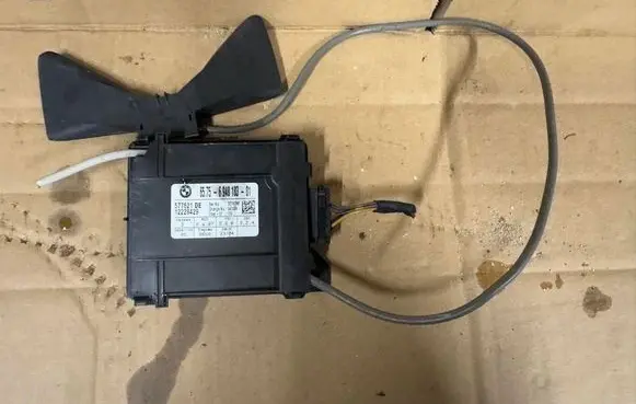 BMW 5 E60 E61 Trunk lid opening control unit 