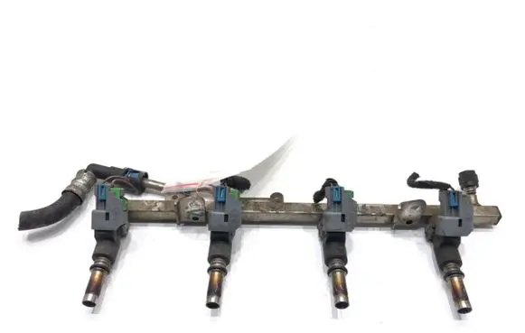 Opel Zafira B Fuel main line pipe 55559375