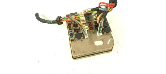 Renault Clio III BSM Control unit 674654A