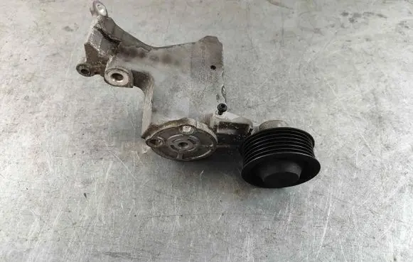 Jaguar F-Pace Engine mounting bracket T2H2537