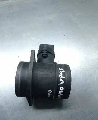 Skoda Octavia Mk2 (1Z) Mass air flow meter 0281002531