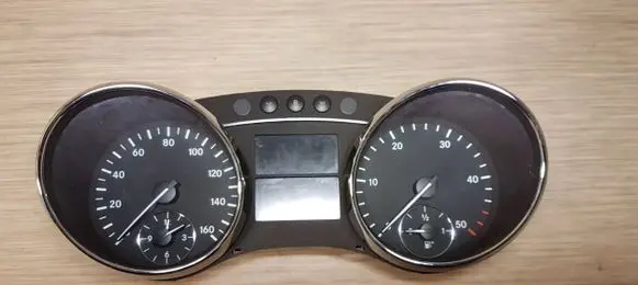 Mercedes-Benz R W251 Speedometer (instrument cluster) A2515409947