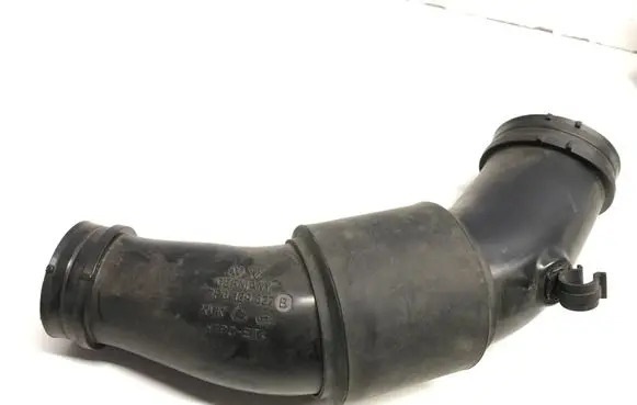 Volkswagen Touareg II Air intake duct part 7P0129627