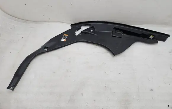 Ford Mach-E I Fender trim (molding) J8BR16D670AE GXM0A