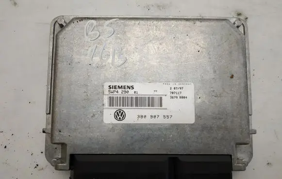 Volkswagen PASSAT B5 Engine control unit/module 3B0907557