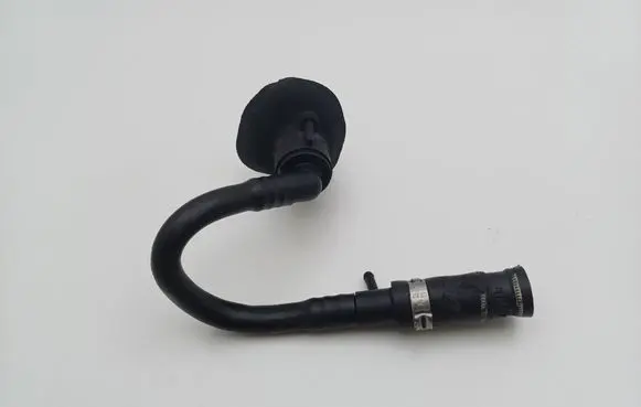 Volkswagen PASSAT B5.5 Vacuum line/pipe/hose 4D0611813A 8D0611743B