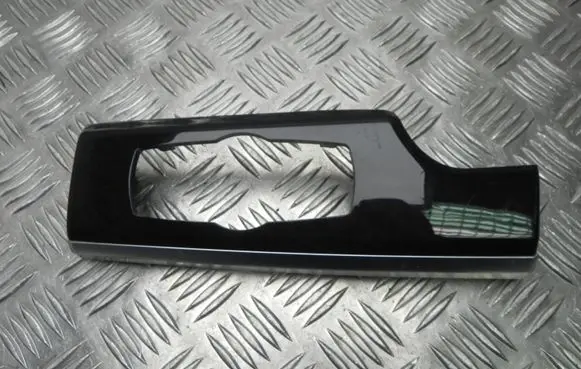 Radio/GPS head unit trim