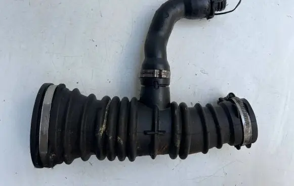 Volvo V50 Air intake hose/pipe 3M519A673M