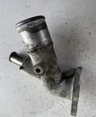 Toyota Hilux (AN10, AN20, AN30) Engine coolant pipe/hose