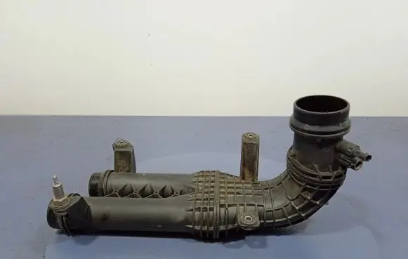 Intake resonator