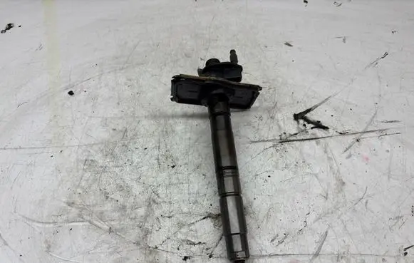 Volkswagen Tiguan Fuel injector 03L130277