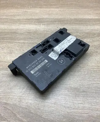 Mercedes-Benz E W211 Door control unit/module 2118200326 356801