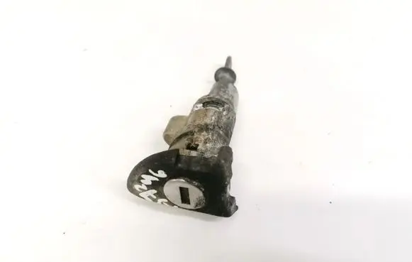 Volkswagen PASSAT B6 Front door lock (next to the handle) 3C0837167