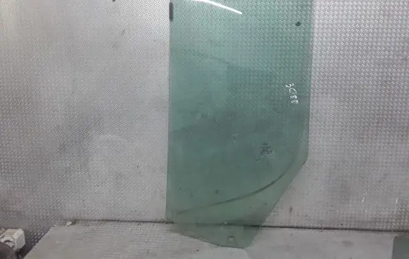 Fiat Ducato Front door window glass four-door