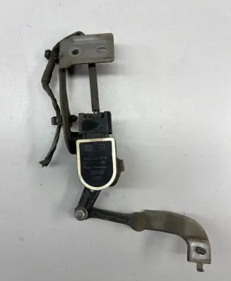 Mercedes-Benz A W176 Rear air suspension level height sensor A0045429918 080414 4989