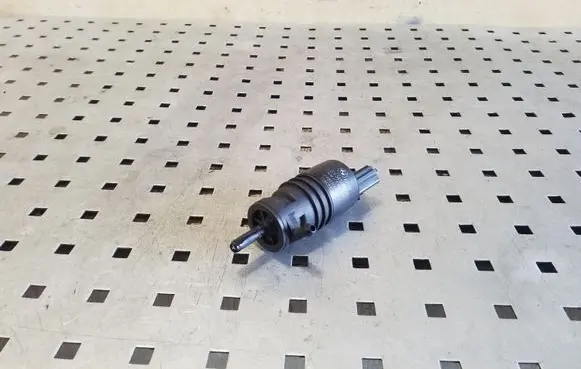 Windscreen/windshield washer pump
