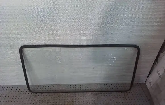 Mercedes-Benz Sprinter W901 W902 W903 W904 Rear side window
