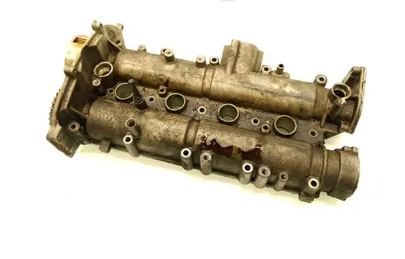 Volkswagen Golf V Rocker cam cover 