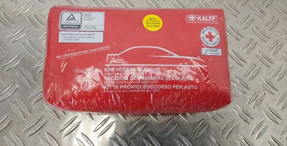 Toyota Prius+ (ZVW40) First aid kit 