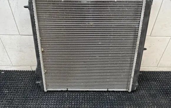 Citroen DS3 Coolant radiator 886160000 P9684522780 95007T01