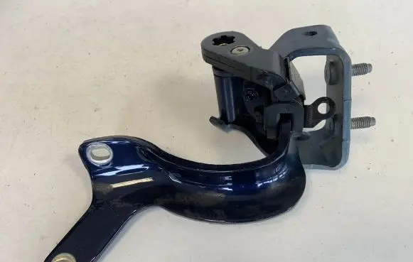 Audi Q7 4L Tailgate/trunk/boot hinge 4L0827299B