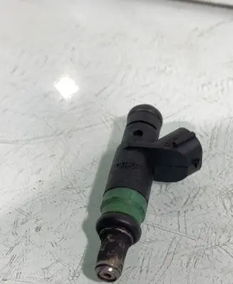 Audi A4 S4 B6 8E 8H Fuel injector 06c133551 1249b05585