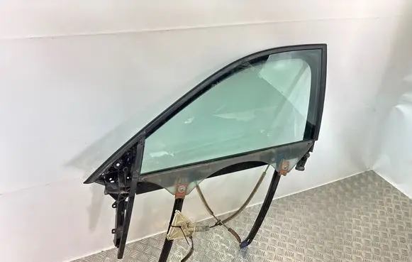 Audi A3 S3 8P Front door window/glass frame 8p4837629