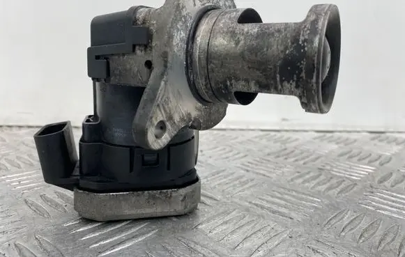 Mercedes-Benz C W204 EGR valve 00005320C5 A6461401060 AC5073161907