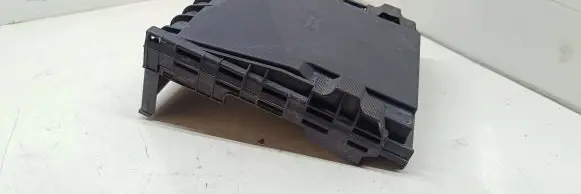 Volkswagen PASSAT B6 Fuse box cover 1K0937132F