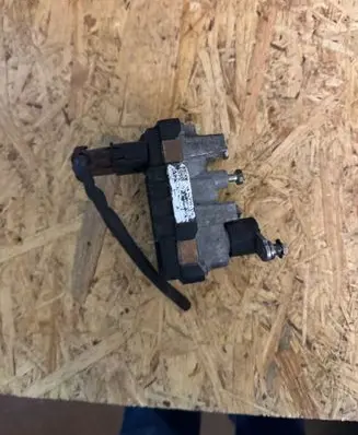 Volkswagen PASSAT B6 Engine start stop button switch 14104