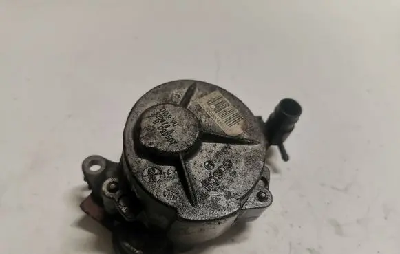 Opel Vivaro Vacuum pump