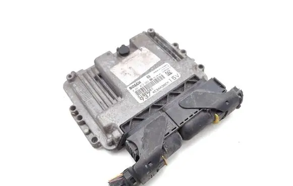 Alfa Romeo GT Engine control unit/module 51806561 0281012883
